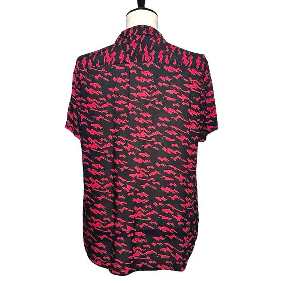 Cuidado Con el Perro | Men | Black Red Abstract Camp Button Up Shirt | Medium - Picture 2 of 9